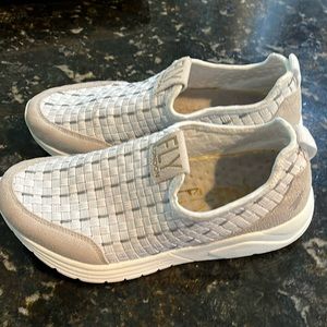 London Fly slip on shoes